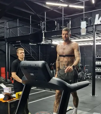 Hyrox pro Bodger Rees during a lactate threshold test on the treadmill